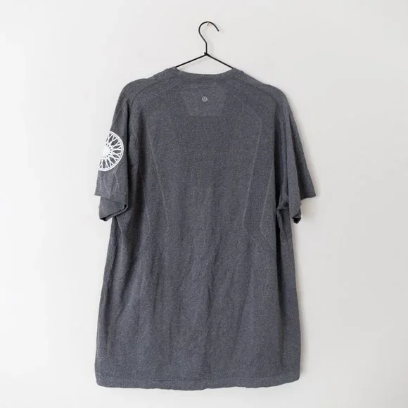 Lululemon Athletica Metal Vent Tech SoulCycle Gray Short Sleeve Shirt - Picture 3 of 5